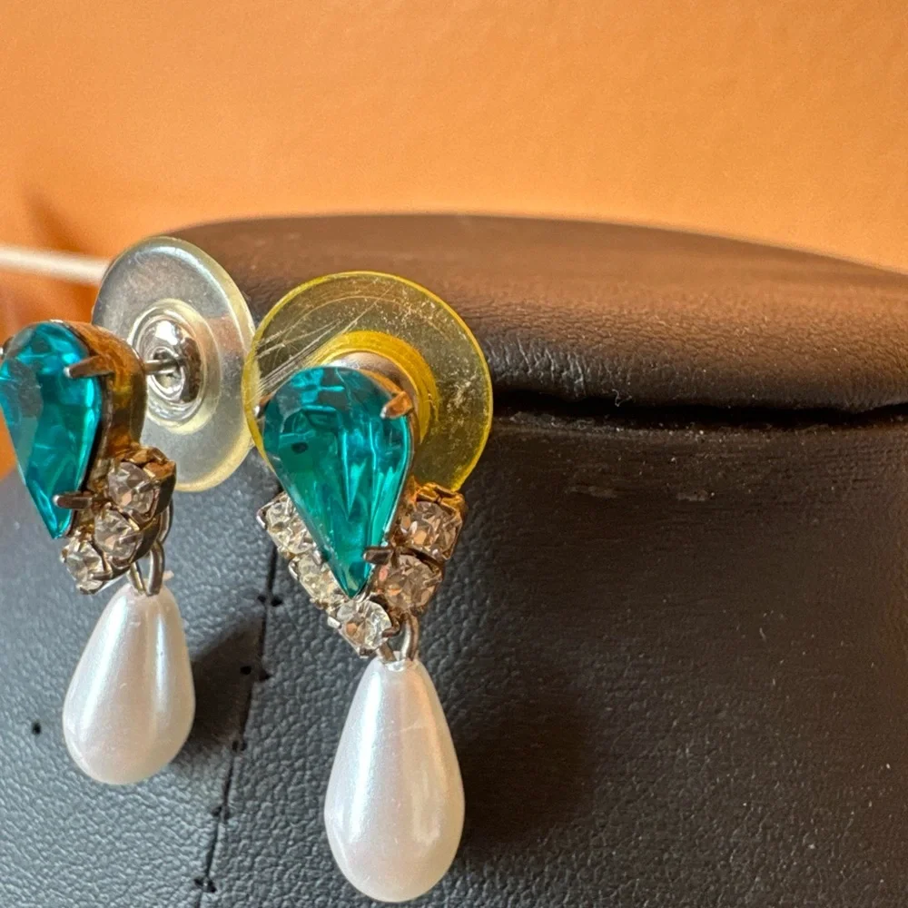 Dangle Earrings Silver Tone Faux Pearl Green Rhinestone Crystals Vintage Regency